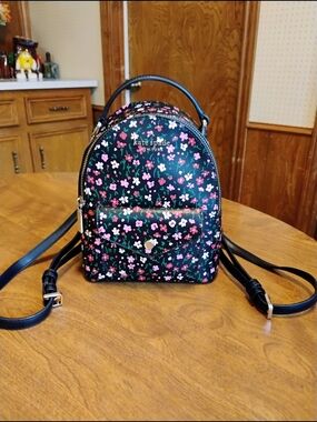 kate spade | Bags | Kate Spade Large Wilder Grey Street  display picture 3